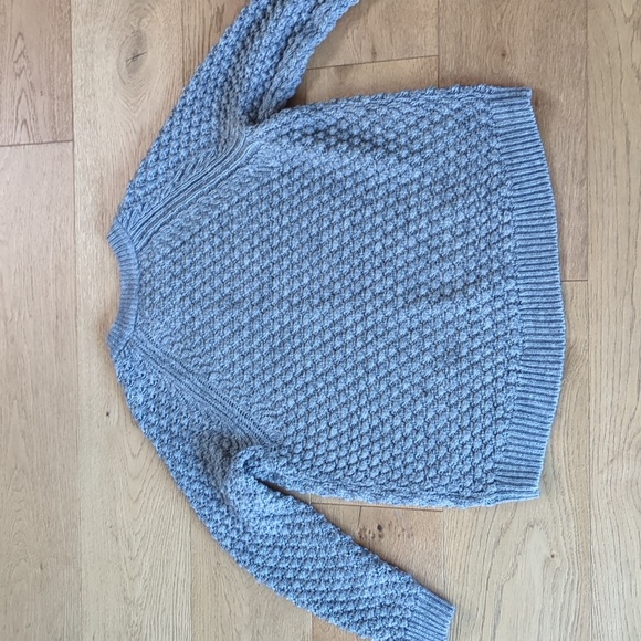 H&M gray knit sweater size small - Picture 7 of 8